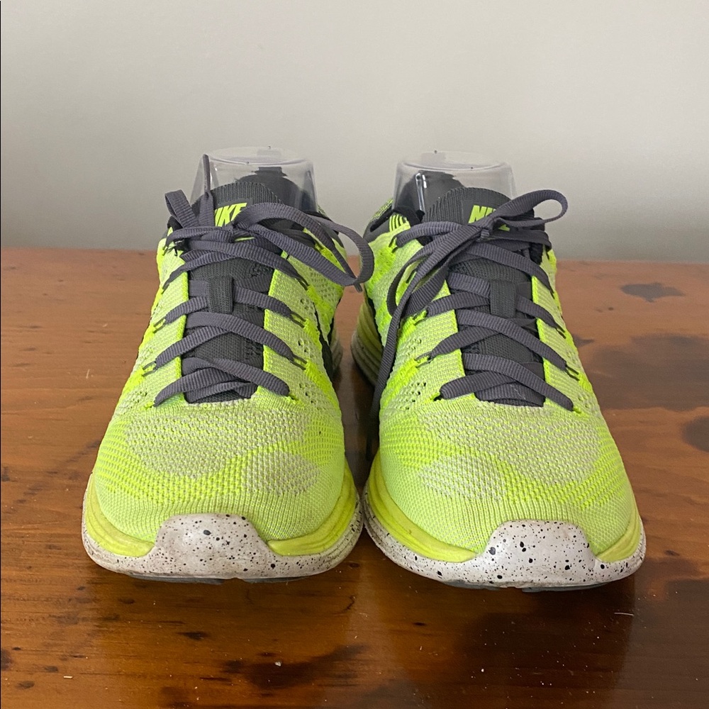 Womens Nike flyknit lunar 1+ running shoe in volt yellow and black colorway 7.5 - Picture 5 of 13